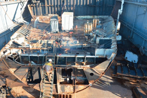 Chantier naval, démantèlement de bateau - Eco recyclage (© Photo Région PACA / Garufi Jean-Pierre)